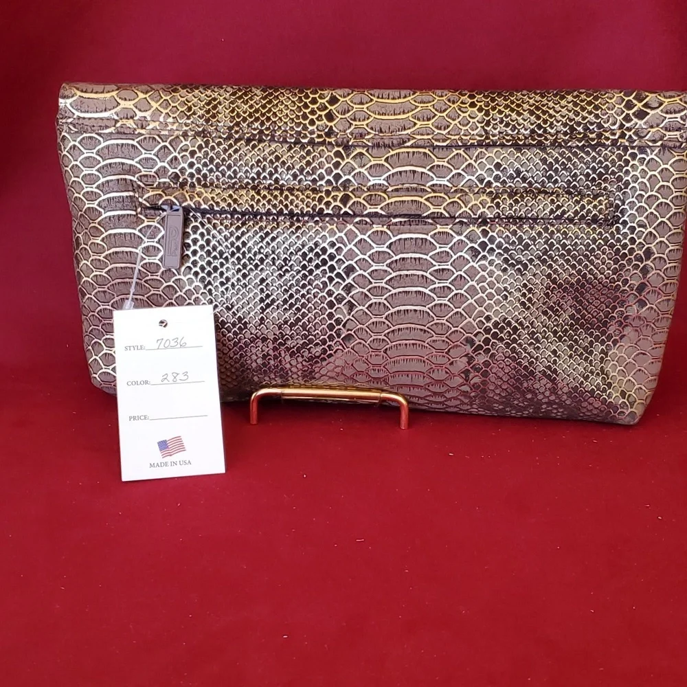 Handbags - Picture 3 of 6